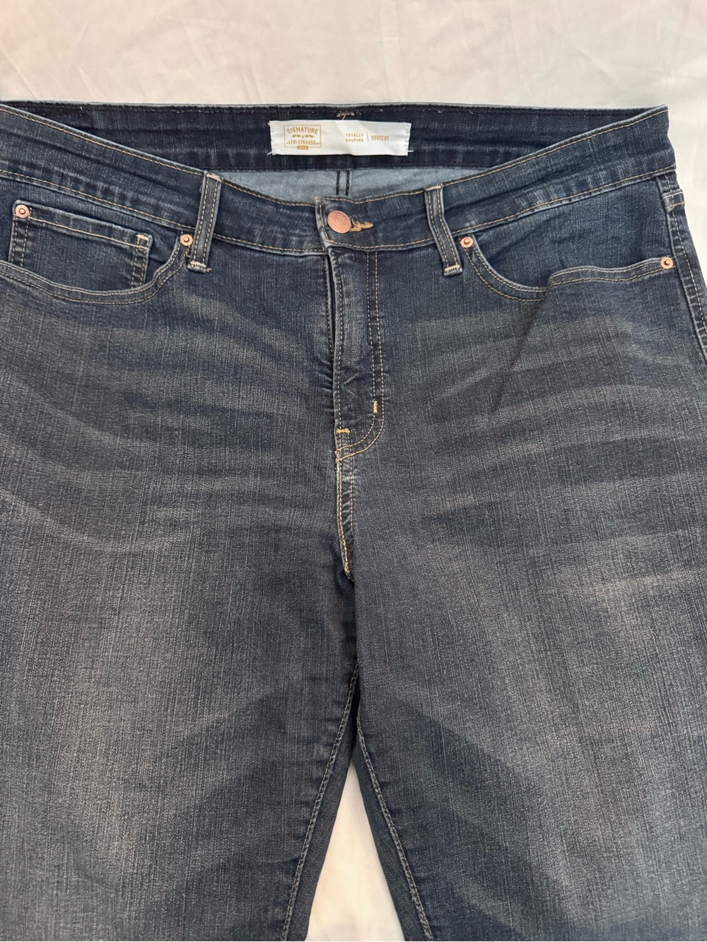 Signature by Levi Strauss Gold Women's Jeans in Dark Blue Wash 16S